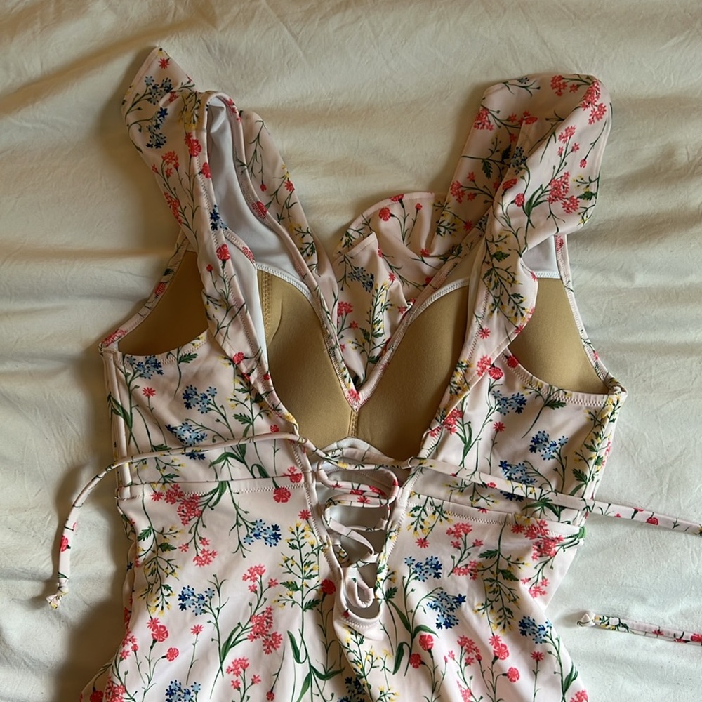 Old Navy Floral One Piece Swimsuit - Picture 4 of 6
